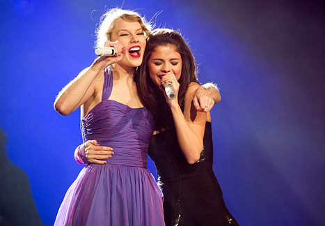 Selena Gomez and Taylor Swift perform first-ever duet
